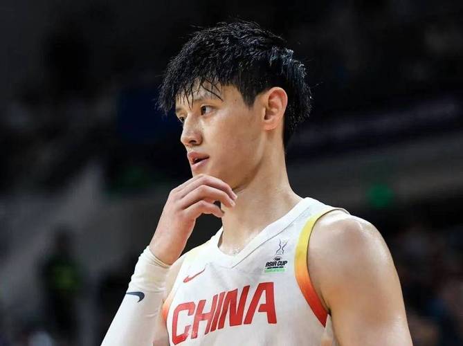 篮网自媒体：曾凡博能回中国拿7位数年薪 或者去G联盟年薪10万刀