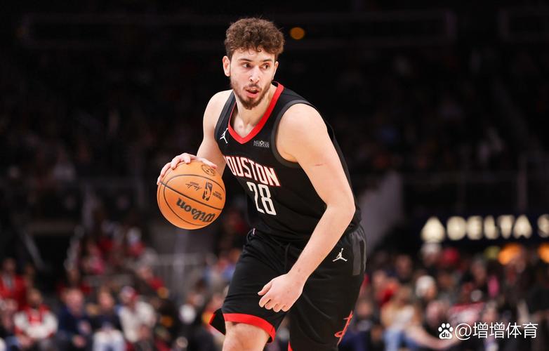 双塔的威力!今日申京和亚当斯同场时火箭73-47鹈鹕 净胜26分