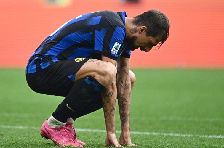 跟队记者:国米不打算跟姆希塔良、达米安、阿切尔比和德弗里续约