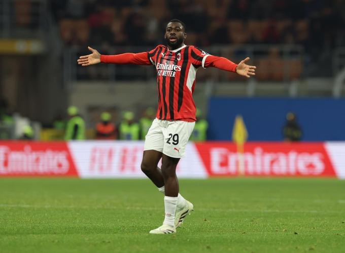 福法纳:米兰目标是争夺意甲冠军,上场比赛就是为了赢球