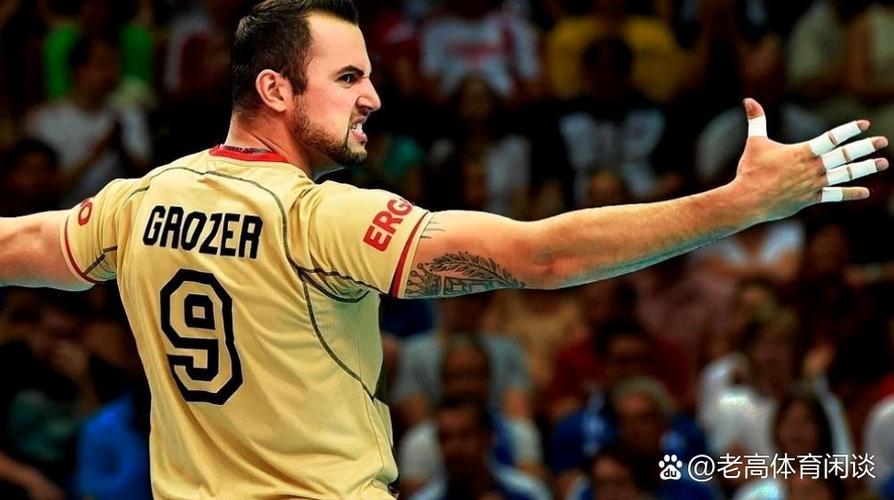 意媒：帕纳辛纳科斯否认贝尼特斯执教传闻，称未进行任何谈判