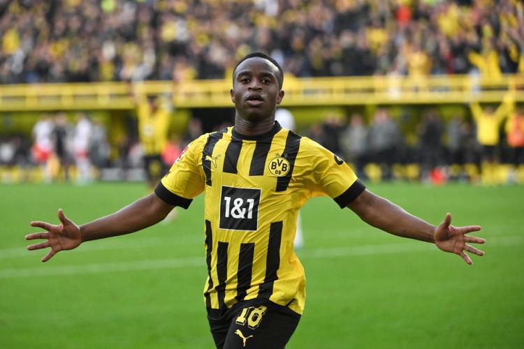 穆科科迎战旧主！多特发布欧冠战哥本哈根海报：必须拿下三分👊