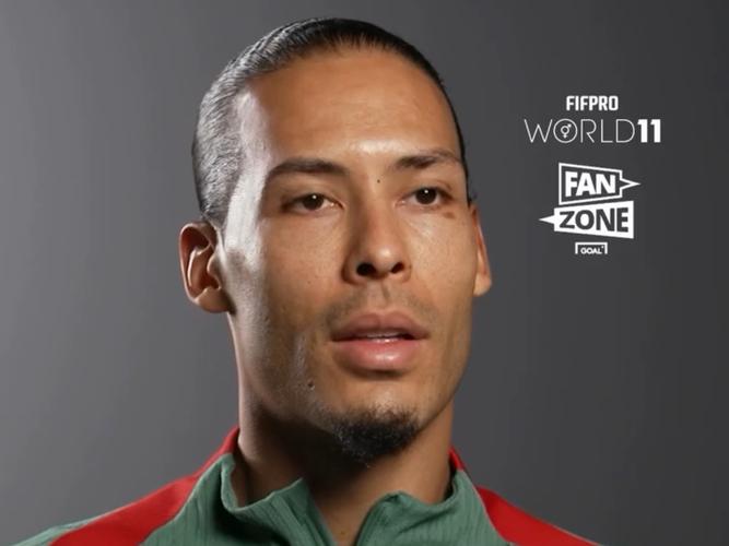 范戴克本场1送点+1关键传球4长传 14解围+13对抗10成功 获评6.9分