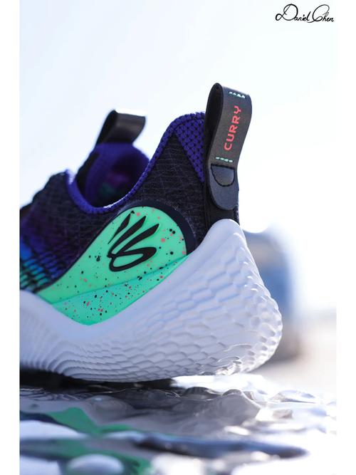 库里诠释“Flow”哲学：从球鞋科技延伸球场语言 升华为人生信条