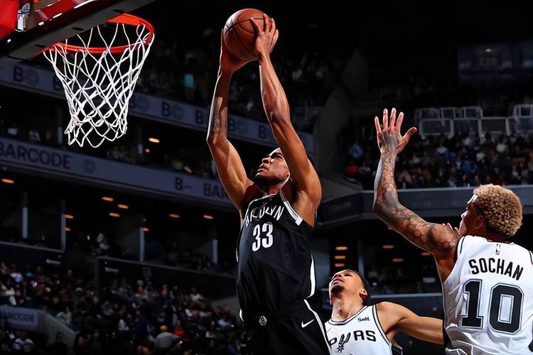 克拉克斯顿在篮网已效力第七个赛季 篮网现存队龄最长