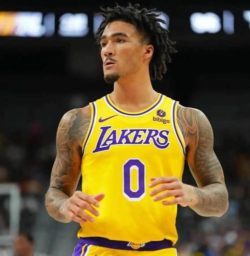 哈克斯谈球队打快：大家不停地切入跑动创造空间 这种风格很有趣