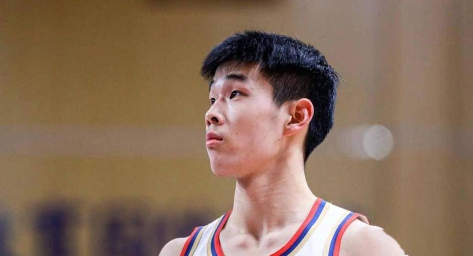 NCAA生涯首次助攻！林葳击地队友勾手 球迷高喊“Let’s go Wei”