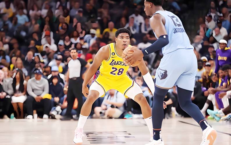 雷迪克：感觉八村塁现在中投几乎丢不了 就像巅峰的乔丹和小卡