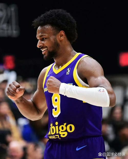 布朗尼:我的体能状况比上赛季好了很多 专注于全力以赴打球