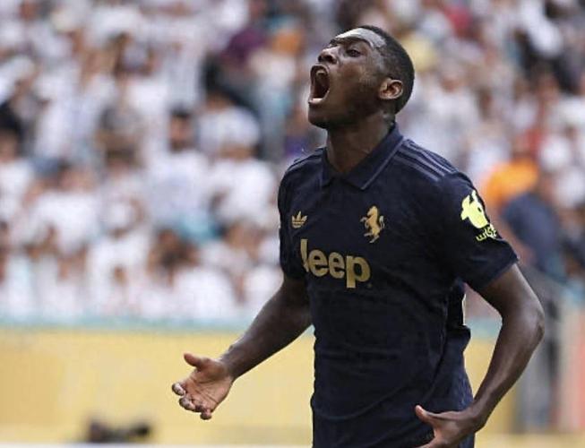 记者：穆阿尼对阵曼联时下巴受伤，但伤情目前并不值得担忧