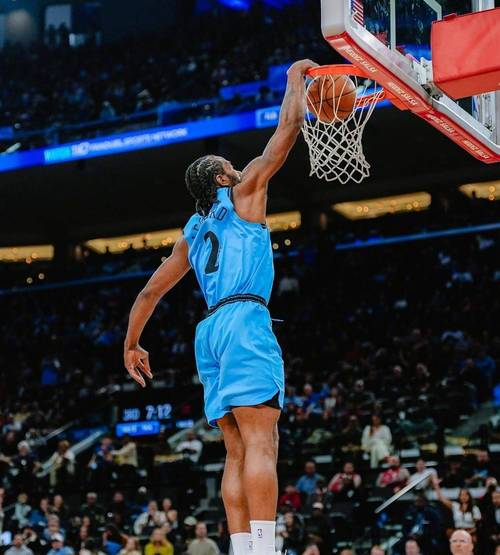 快船明天再战太阳:莱昂纳德继续缺阵 哈登不在伤病报告之中