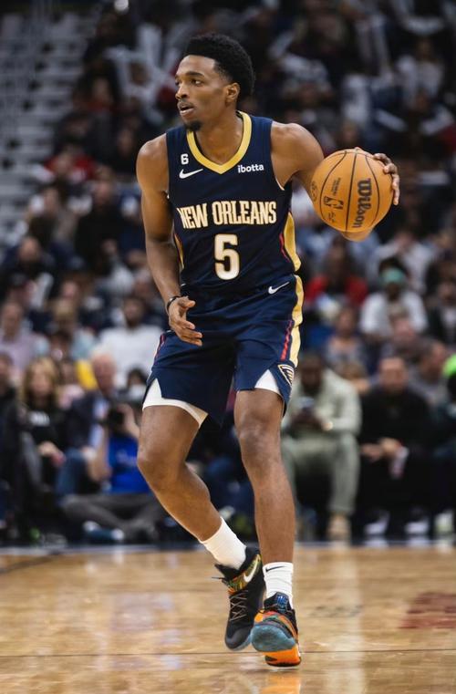 打得不错！赫伯特·琼斯11中6得15分3板4助3断 正负值+17全队最高