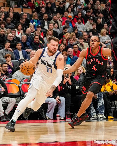 突然发力！凯尔登长传输送炮弹 卡斯尔重扣帮助马刺轰8-0打停鹈鹕