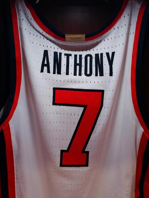 安东尼儿子基扬感叹：这么多无人看见的付出 终有一天都会被看见